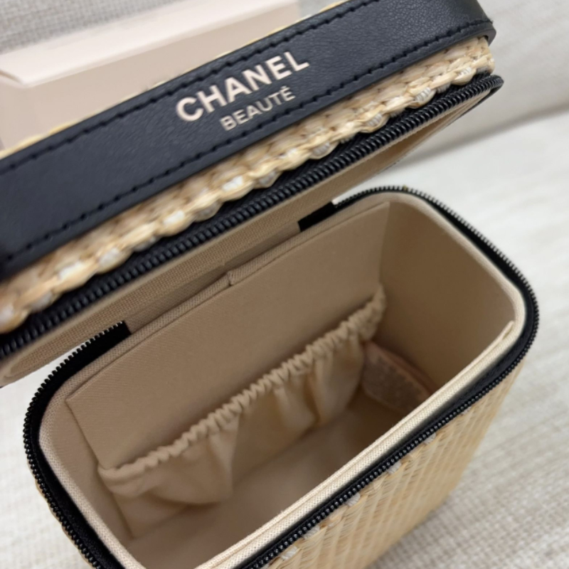 Chanel Les Beiges Healthy Glow Summer Essentials (Summer Limited Edition Bamboo Woven Box Bag)